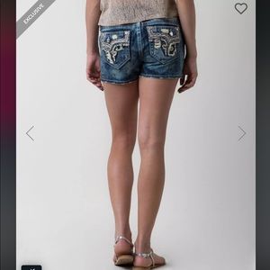 Rock Revival Betty Shorts 🍑